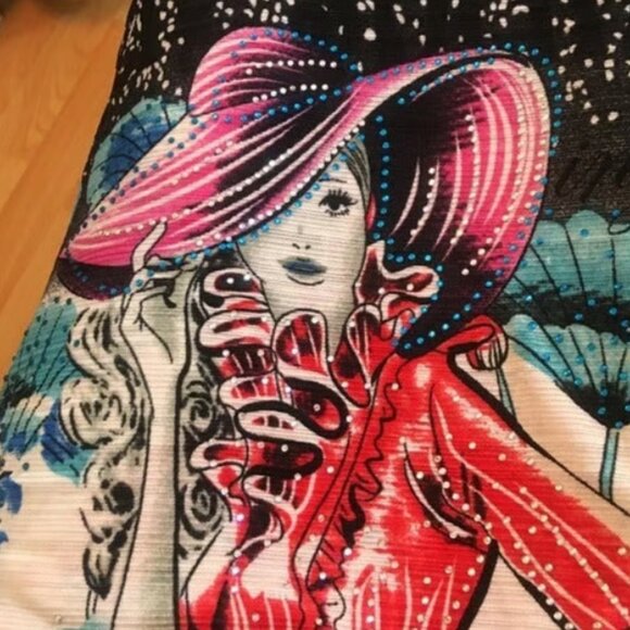 Cute Graphic Tunic - Picture 2 of 4